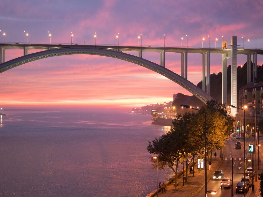 Merc Porto Central Place Buitenkant foto